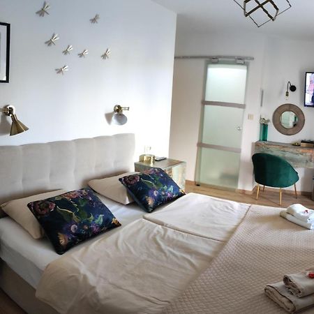 Riviera Rooms And Apartments Palit Bagian luar foto
