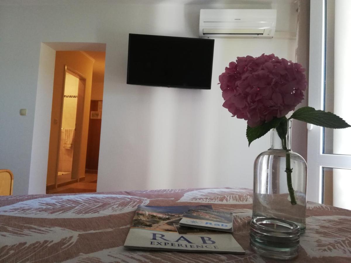 Riviera Rooms And Apartments Palit Bagian luar foto
