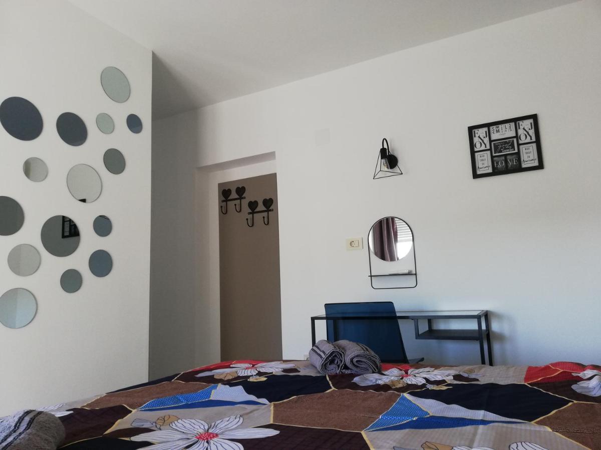 Riviera Rooms And Apartments Palit Bagian luar foto