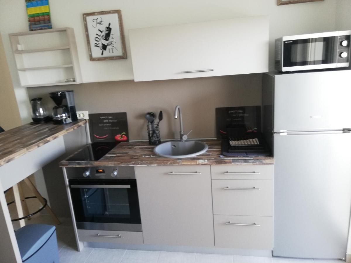 Riviera Rooms And Apartments Palit Bagian luar foto