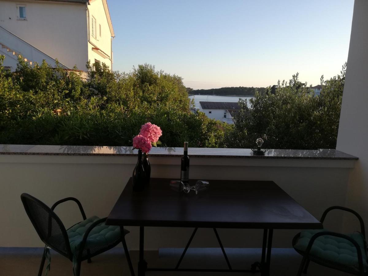 Riviera Rooms And Apartments Palit Bagian luar foto