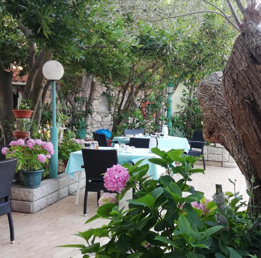 Riviera Rooms And Apartments Palit Bagian luar foto