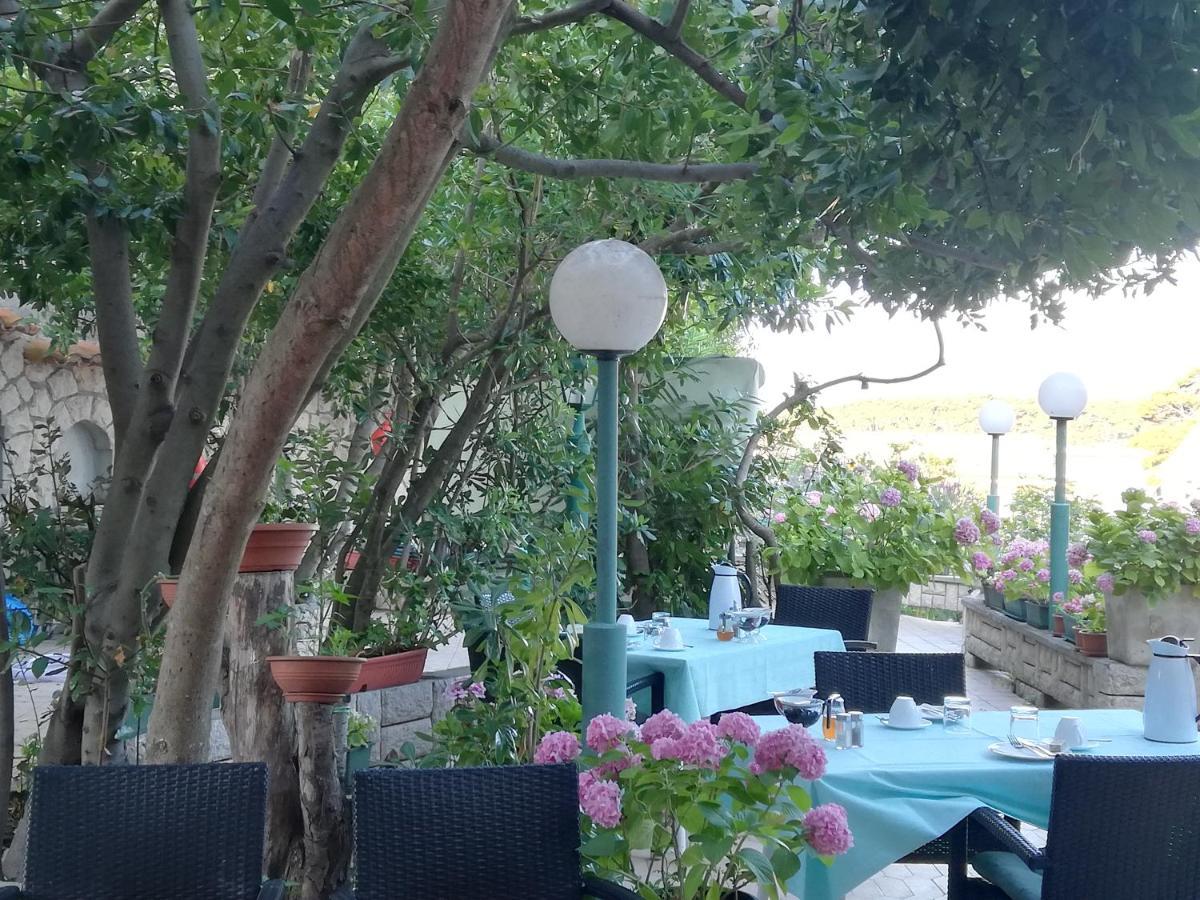 Riviera Rooms And Apartments Palit Bagian luar foto