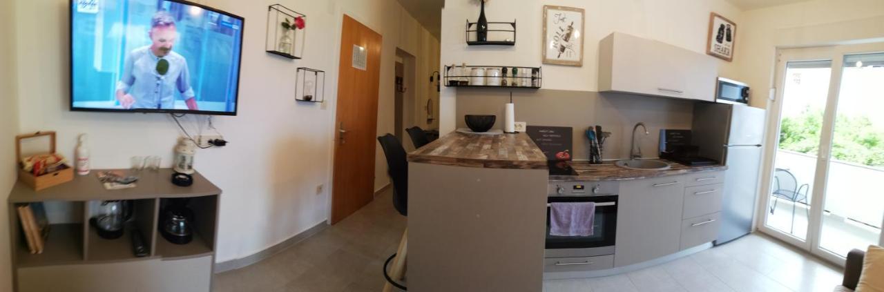 Riviera Rooms And Apartments Palit Bagian luar foto