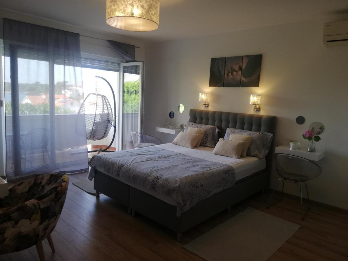 Riviera Rooms And Apartments Palit Bagian luar foto