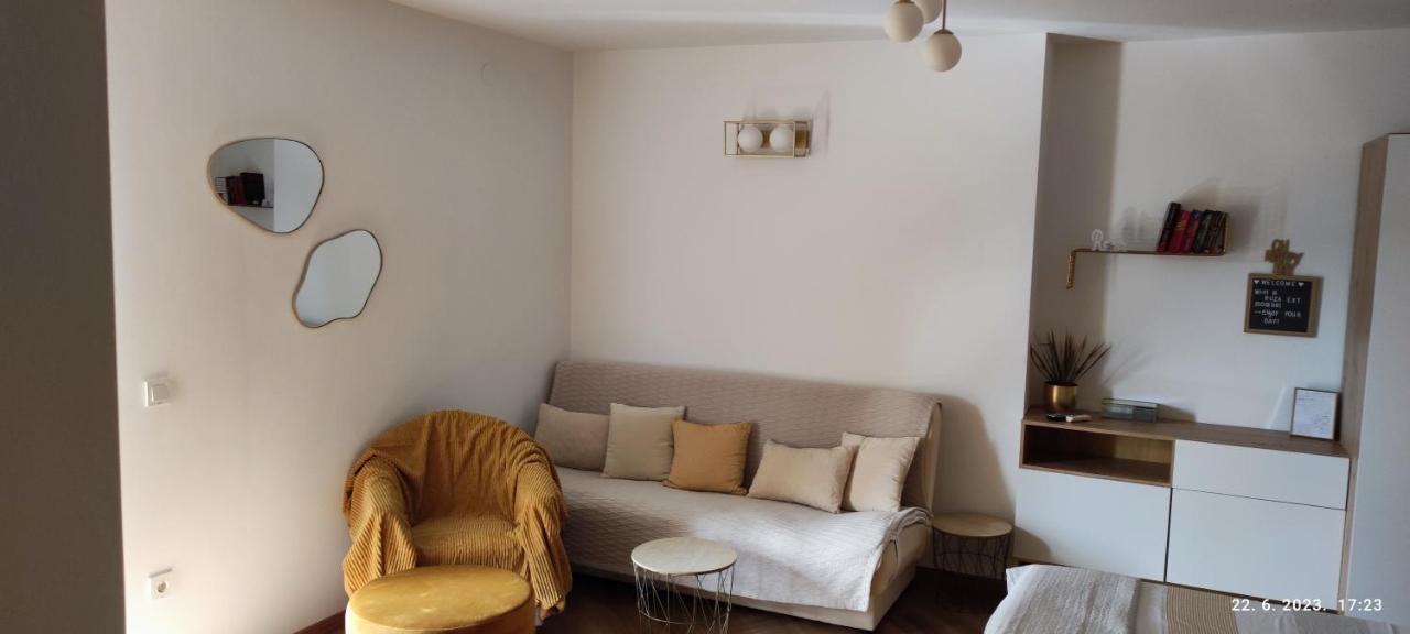 Riviera Rooms And Apartments Palit Bagian luar foto