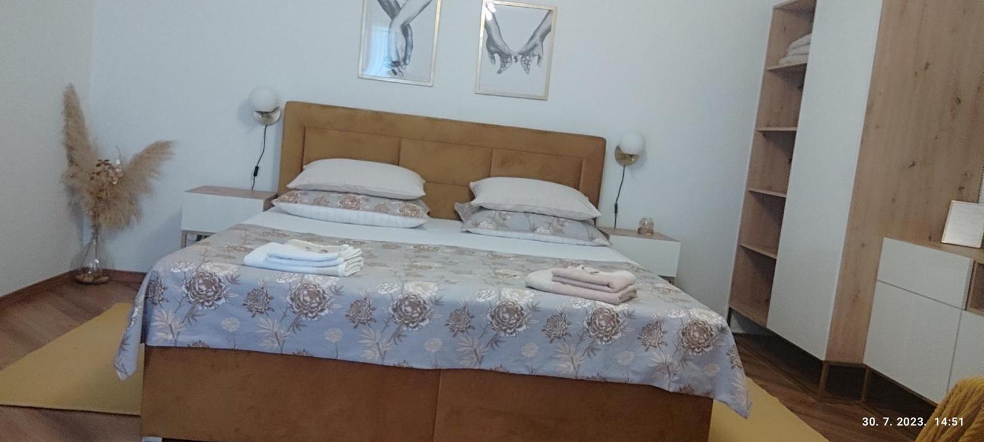 Riviera Rooms And Apartments Palit Bagian luar foto