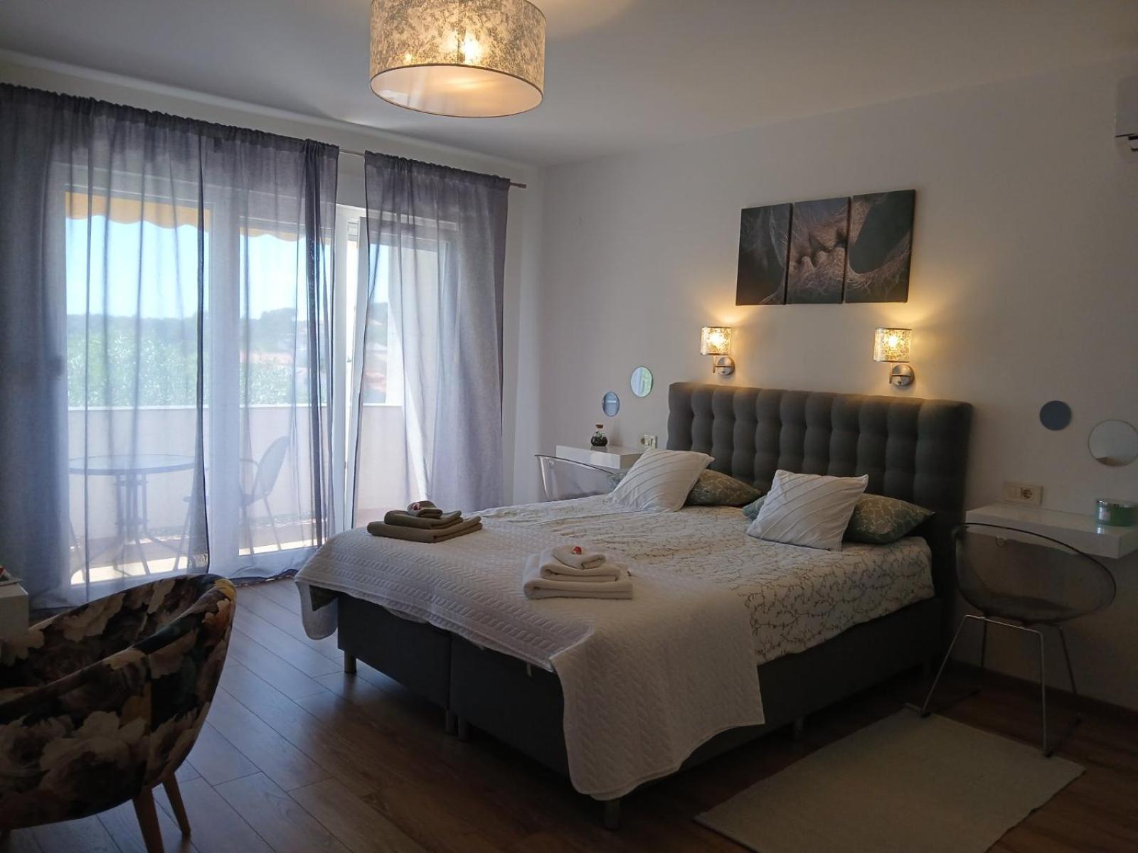 Riviera Rooms And Apartments Palit Bagian luar foto